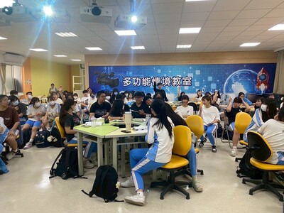 豐原高商應英科三年級入班宣導2